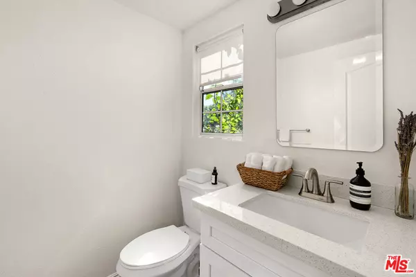Glendale, CA 91202,515 Glenwood RD #101