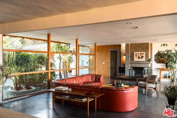 Los Angeles, CA 90068,3307 Bonnie Hill DR