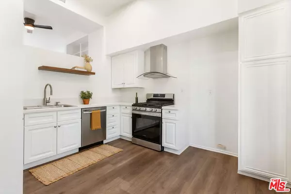 Panorama City, CA 91402,14500 Van Nuys BLVD #33