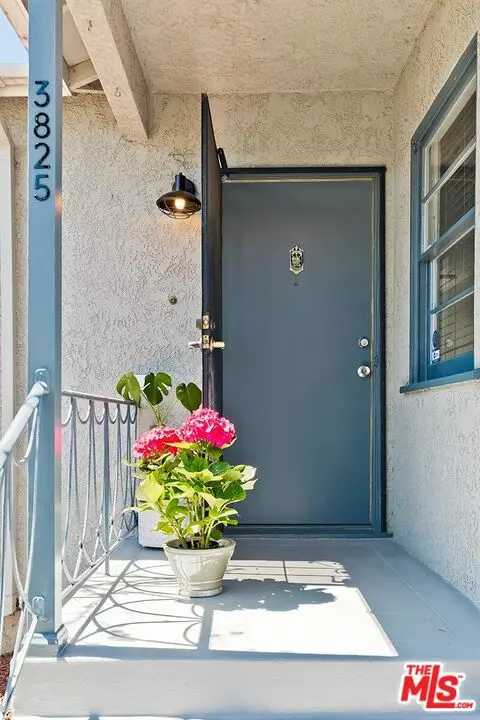 Los Angeles, CA 90066,3823 Moore ST