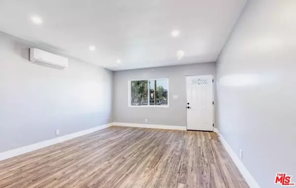 Newhall, CA 91321,24242 Pine ST