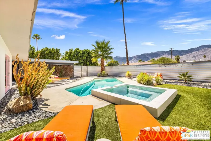 888 S Calle Santa Cruz, Palm Springs, CA 92264