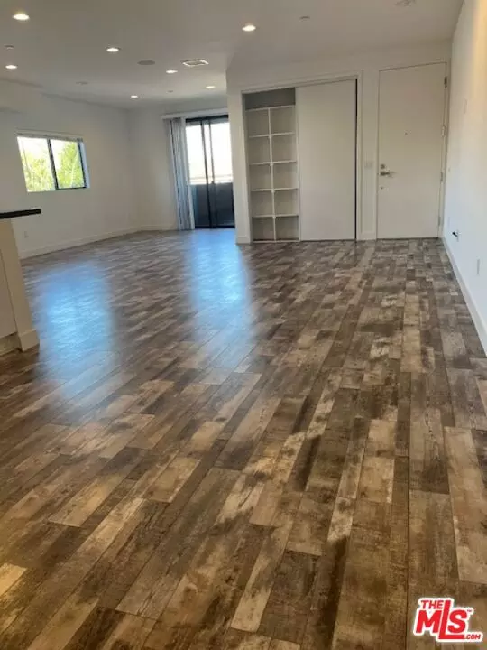 Los Angeles, CA 90019,1445 S FAIRFAX AVE #3