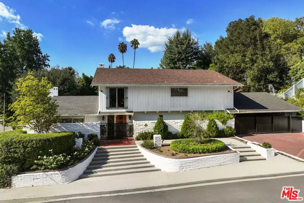 Encino, CA 91436,16233 Elisa PL