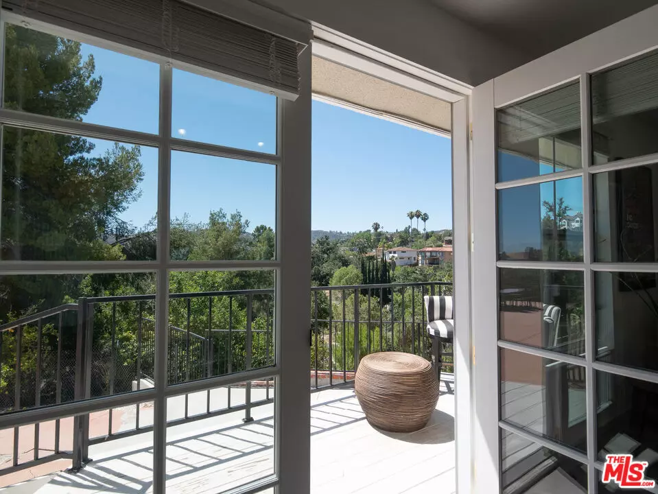 Woodland Hills, CA 91364,5026 Medina RD