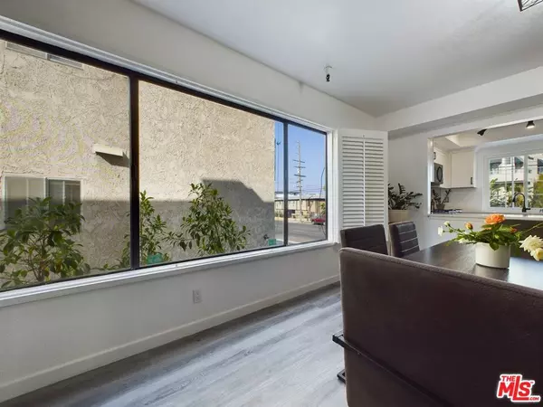 Sherman Oaks, CA 91403,4551 Kester AVE #1