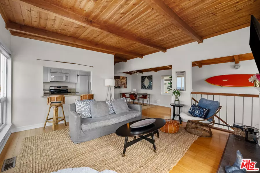 120 7th ST, Manhattan Beach, CA 90266