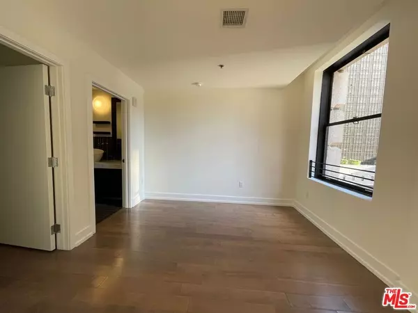 Los Angeles, CA 90017,727 W 7th ST #607