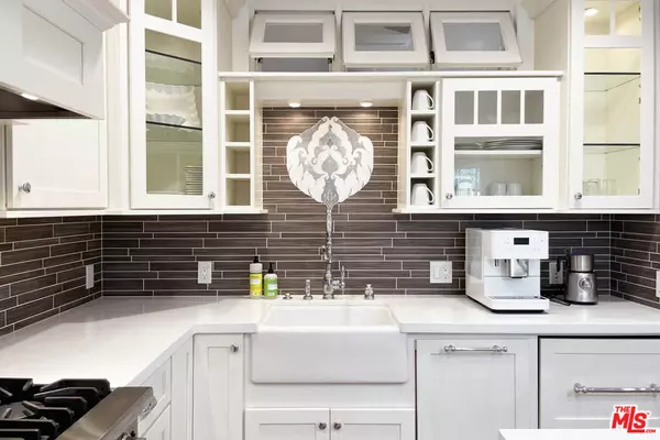 Santa Monica, CA 90403,828 5th ST #5