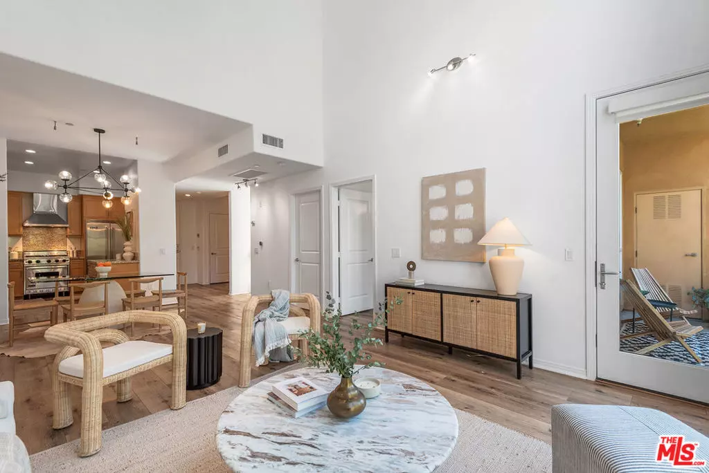 Marina Del Rey, CA 90292,4050 Glencoe AVE #414