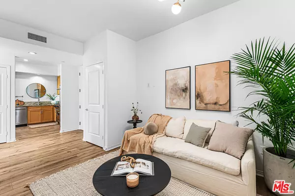 Marina Del Rey, CA 90292,4050 Glencoe AVE #414