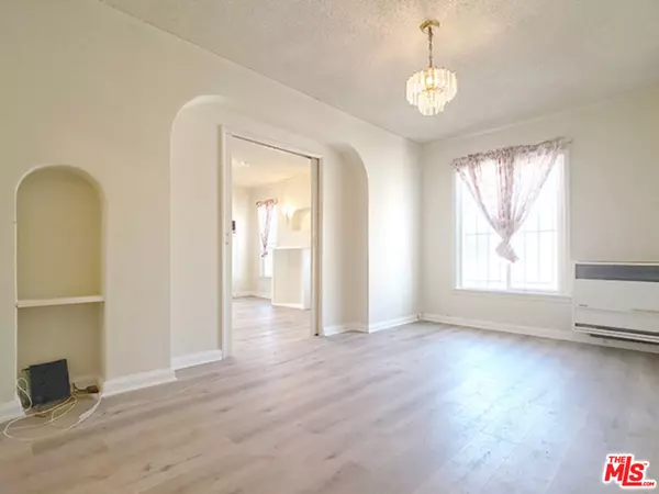 Los Angeles, CA 90006,1046 S Kenmore AVE