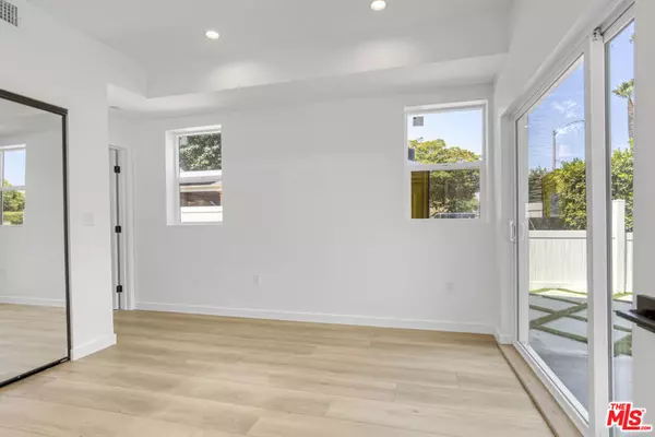 North Hollywood, CA 91601,10828 Hesby ST