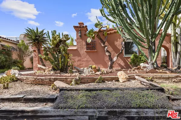 Los Angeles, CA 90036,931 S Ogden DR