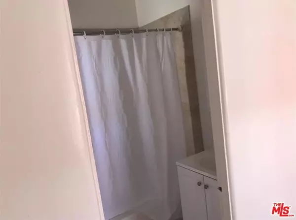 Los Angeles, CA 90026,246 N Alvarado ST