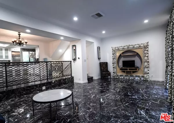 Beverly Hills, CA 90210,9321 Burton WAY #A