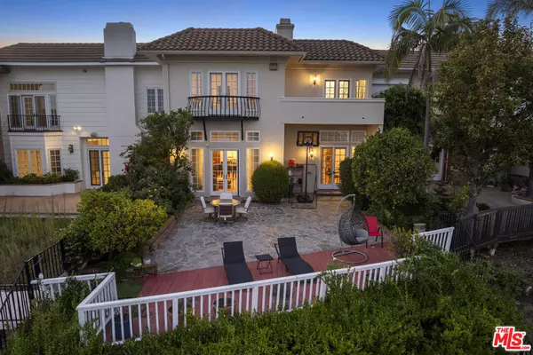 2282 Canyonback RD, Los Angeles, CA 90049