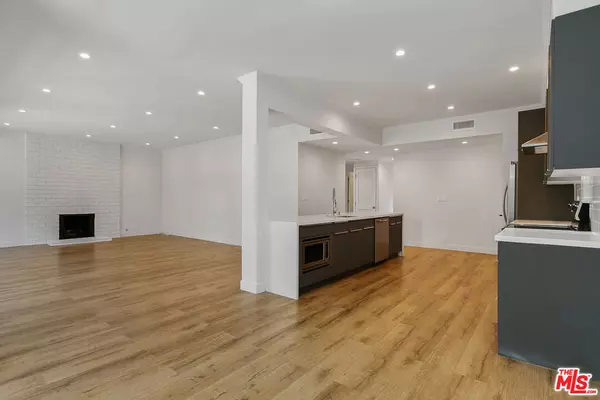 Los Angeles, CA 90049,12320 MONTANA AVE #201