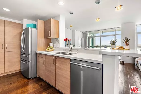Marina Del Rey, CA 90292,13650 Marina Pointe DR #1009