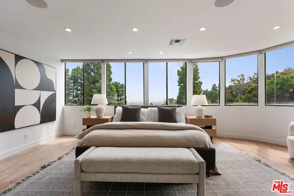 6469 Rodgerton DR, Los Angeles, CA 90068