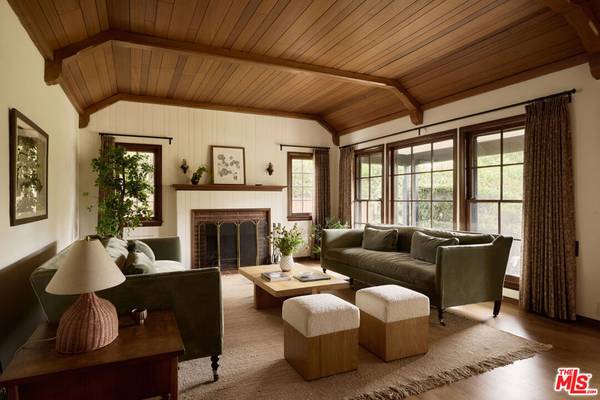 2035 Monte Vista ST, Pasadena, CA 91107