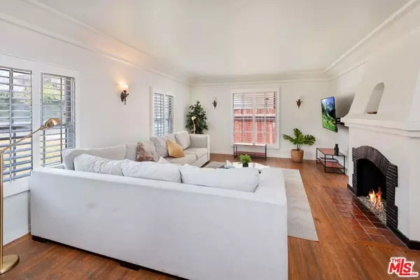 Los Angeles, CA 90034,1906 Preuss RD