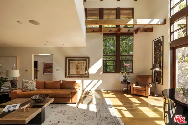 Los Angeles, CA 90046,2669 Harlesden CT