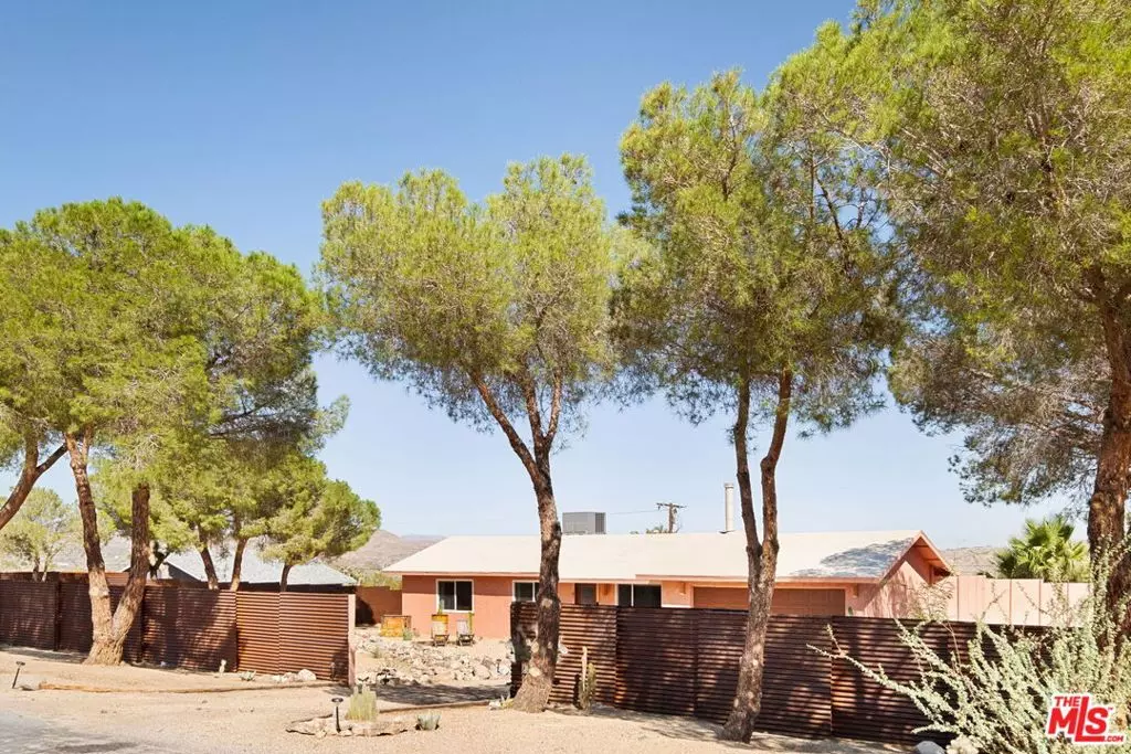Joshua Tree, CA 92252,60532 La Mirada TRL