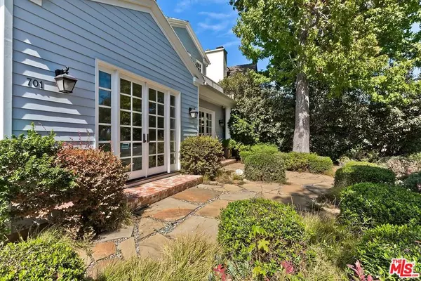 Pacific Palisades, CA 90272,701 El Medio AVE