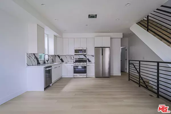 North Hollywood, CA 91606,11810 W Gilmore ST