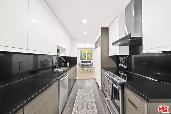 West Hollywood, CA 90069,927 N Kings RD #212