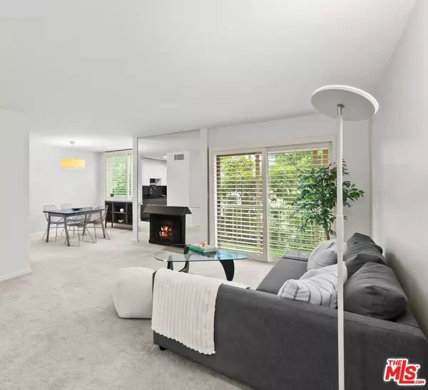 West Hollywood, CA 90069,927 N Kings RD #212