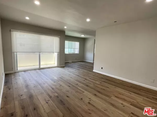 Los Angeles, CA 90025,1835 Camden AVE #205