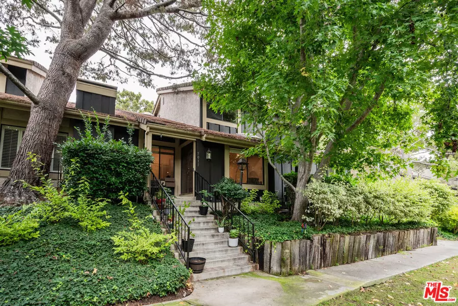 5011 Showboat PL, Culver City, CA 90230