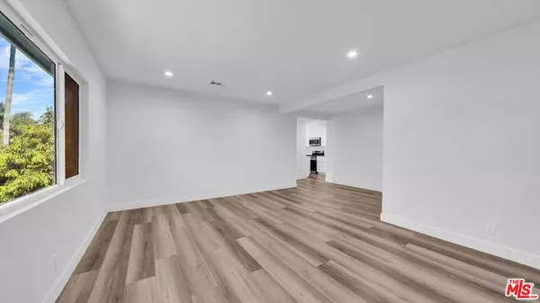 126 S Manhattan PL #5, Los Angeles, CA 90004