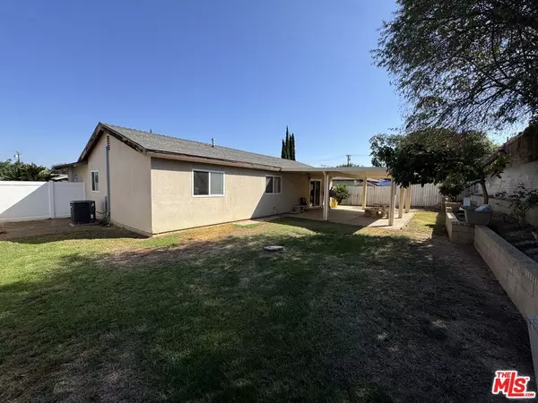 Corona, CA 92882,920 Burr ST
