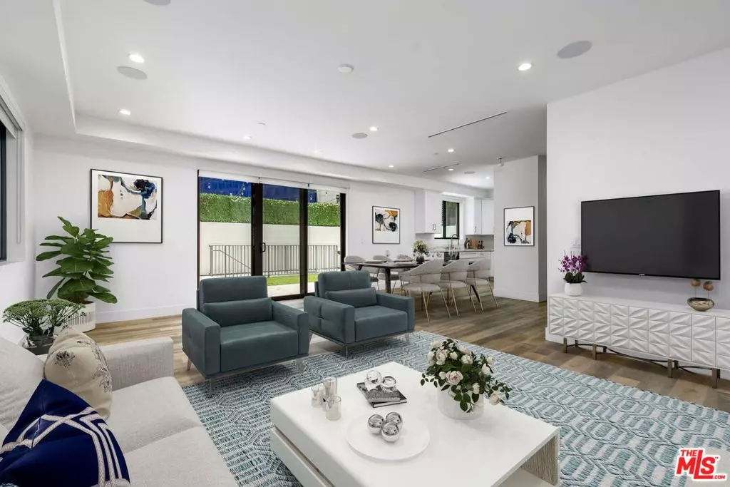 West Hollywood, CA 90069,621 Huntley DR #C