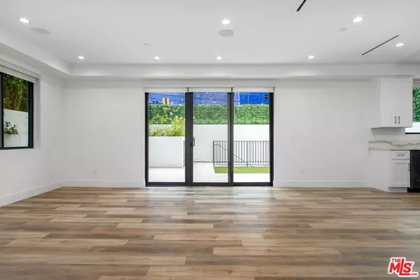 West Hollywood, CA 90069,621 Huntley DR #C