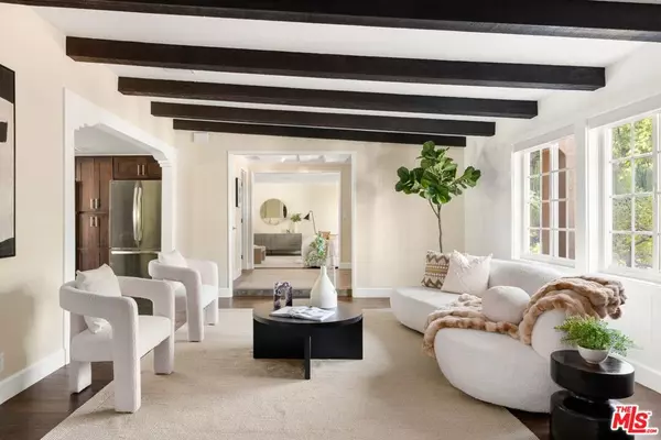 Woodland Hills, CA 91367,22910 Collins ST