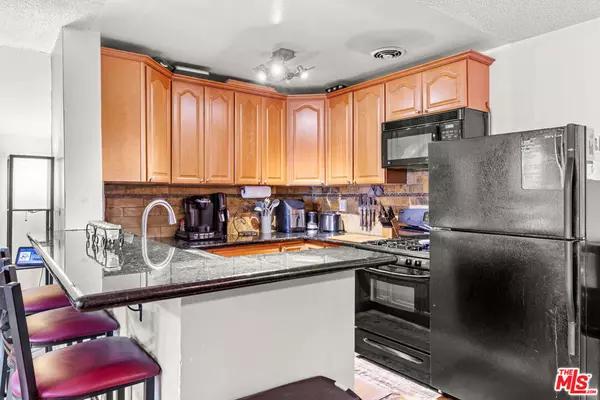 Culver City, CA 90230,6435 Green Valley CIR #214