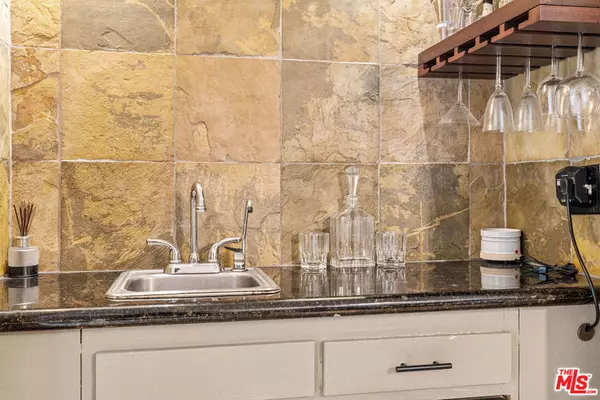 Culver City, CA 90230,6435 Green Valley CIR #214