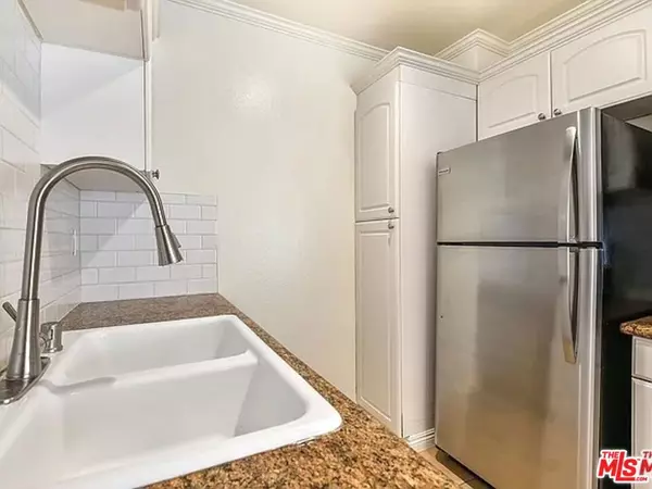 West Hollywood, CA 90069,1112 N Olive DR #6