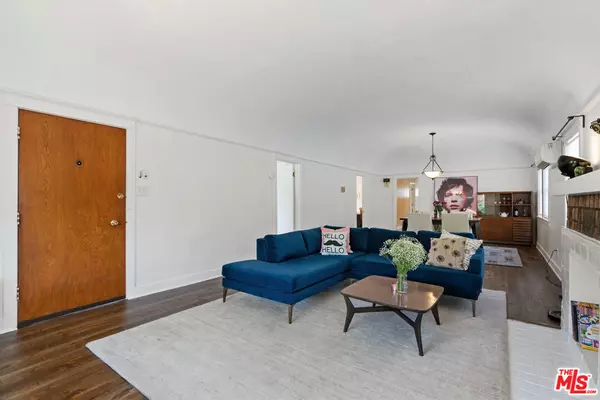 Los Angeles, CA 90016,2317 1/2 Vineyard AVE