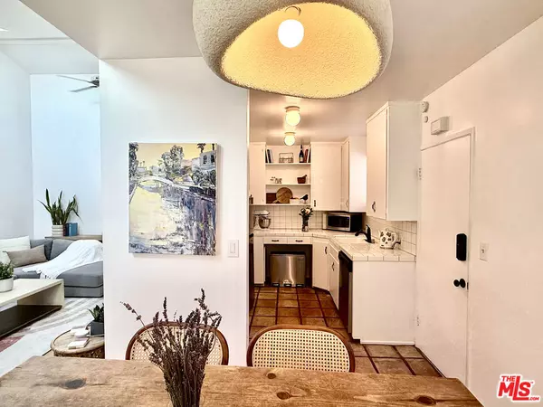 Santa Monica, CA 90405,732 Navy ST