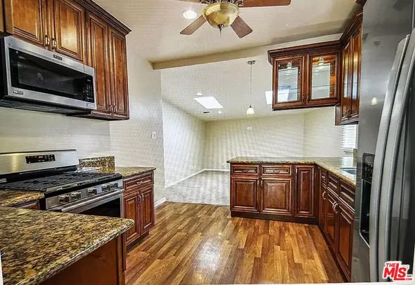 Los Angeles, CA 90077,1552 Crater LN