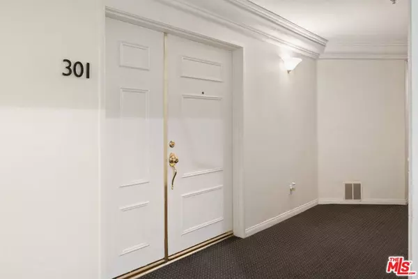 Los Angeles, CA 90049,12011 Goshen AVE #301