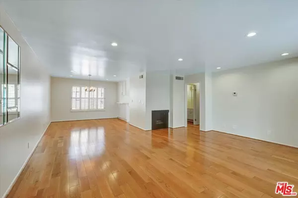 Sun Valley, CA 91504,9634 VIA RIMINI #118