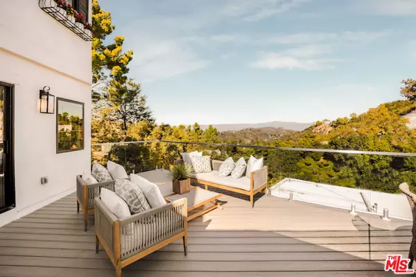 Los Angeles, CA 90046,8921 Appian WAY