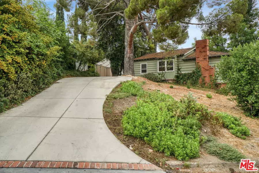 22460 Venido RD, Woodland Hills, CA 91364