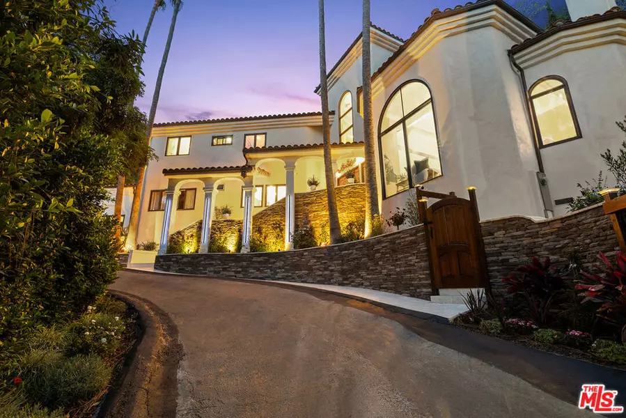 2468 Coldwater Canyon DR, Beverly Hills, CA 90210